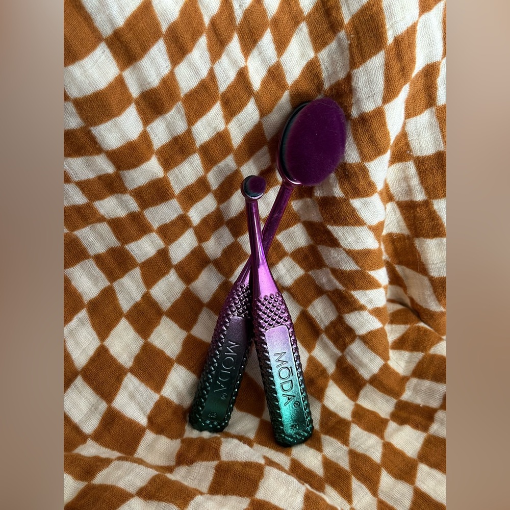 Moda Makeup Brushes Metallic Purple